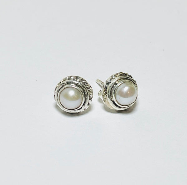 Round Pearl Studs 3 (CH65)