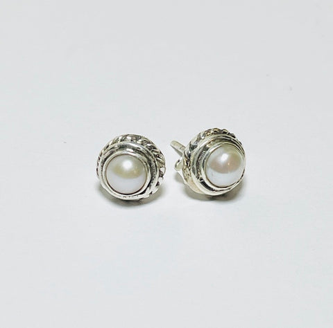 Round Pearl Studs 3 (CH65)