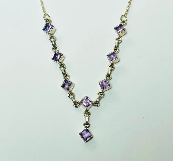 Diamond-shaped Amethyst Gem Necklace (CH32)