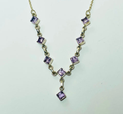 Diamond-shaped Amethyst Gem Necklace (CH32)