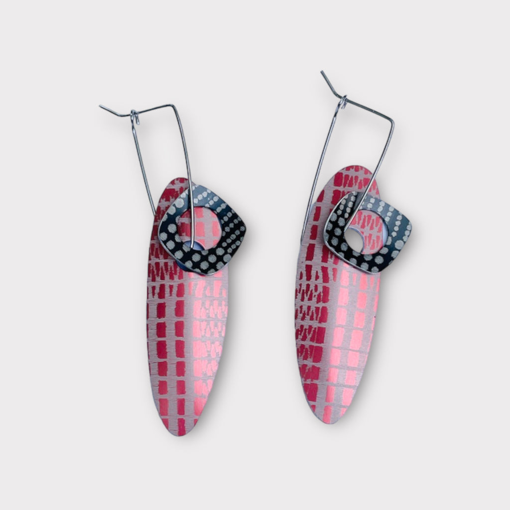 Oval, Magenta/Charcoal Earrings (MN73)