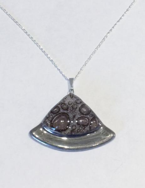 Fan Bubble Pendant 1 (Brown)