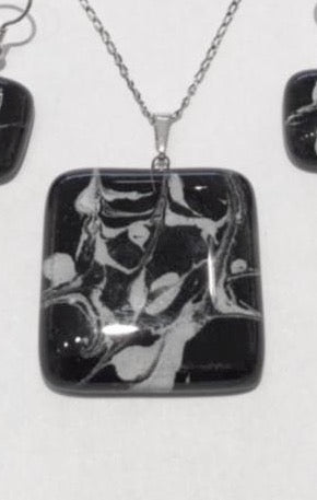 Black-White Painted Pendant (A14a)