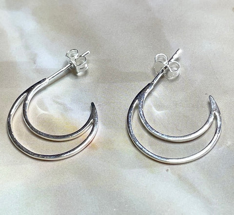 Silver Open Moon Stud Earrings (KM67)