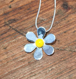 Daisy Flower Pendant (Yellow)