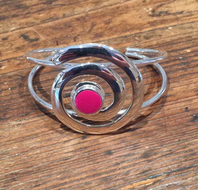 Snail Bangle (Fuchsia Pink)