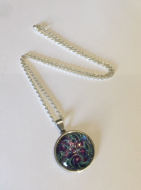 Water Iris Pendant (VF21)