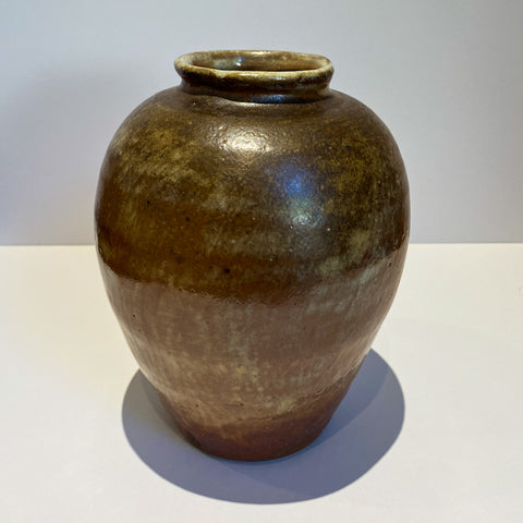Stoneware pot. Woodfired Ceramics (NH01)