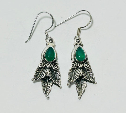 Leafy Green Onyx Hook earrings. GINA (PG121)