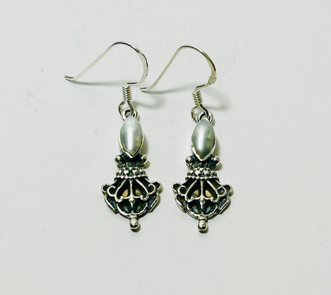 Crown Pearl Hook earrings. PRUE (PG123)