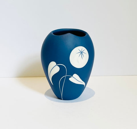 Small Blue Porcelain Vase with Moon and Leaves inlay 2(SD29)