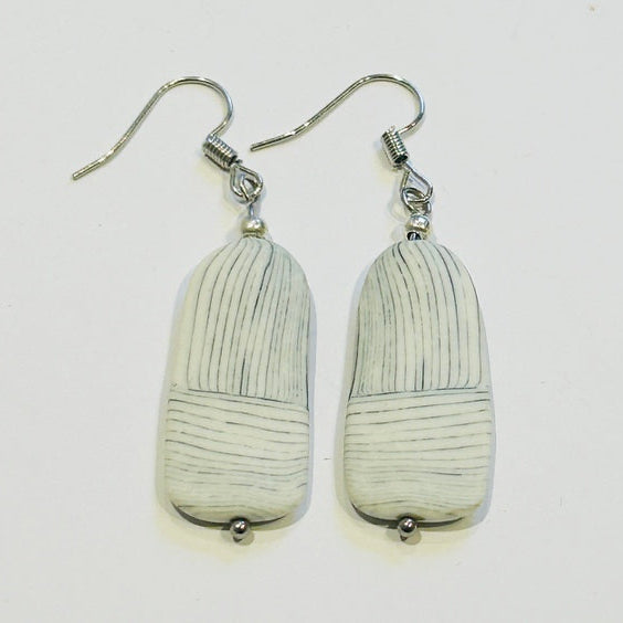 Sumi Wave Rectangle Ceramic Earrings (CM11)