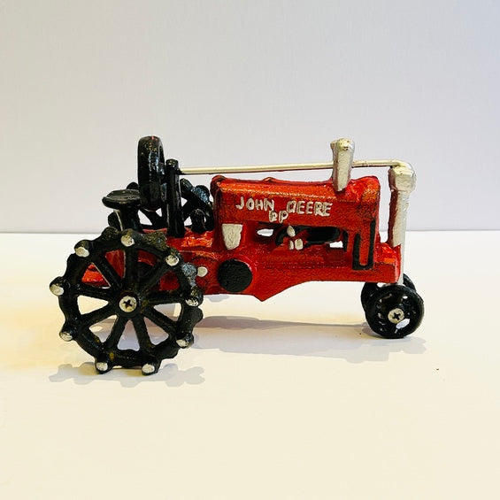 Red Rustic Tractor. Garden Metal Art (PGS09)