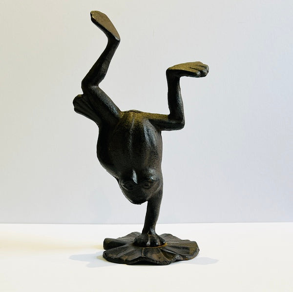 Frog, Hand-standing on a Lily. Metal Art (PGS12)
