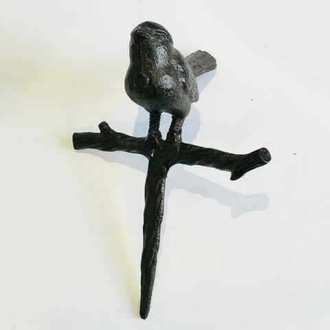 Perched Robin. Garden Metal Art (PGS19)