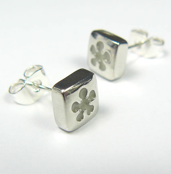 White Daisy Studs