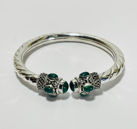 Silver Bracelet with Emerald (PG04)