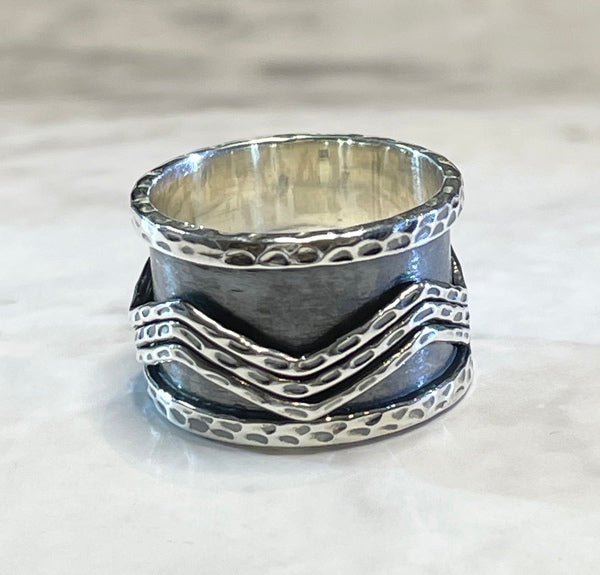 Wide Oxidised Silver with Zigzag twizzel Ring (KM53)