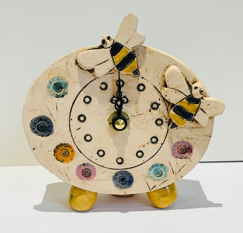 Bumblebee and Circles clock (IG06)
