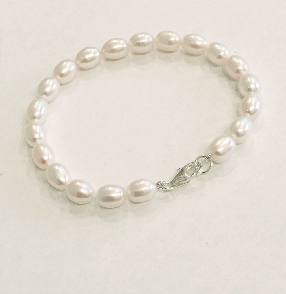 Oval Pearl Bracelet