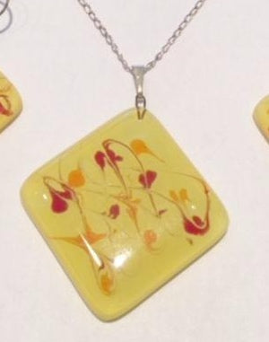 Yellow (Red) Painted Sidelong Pendant (A09)