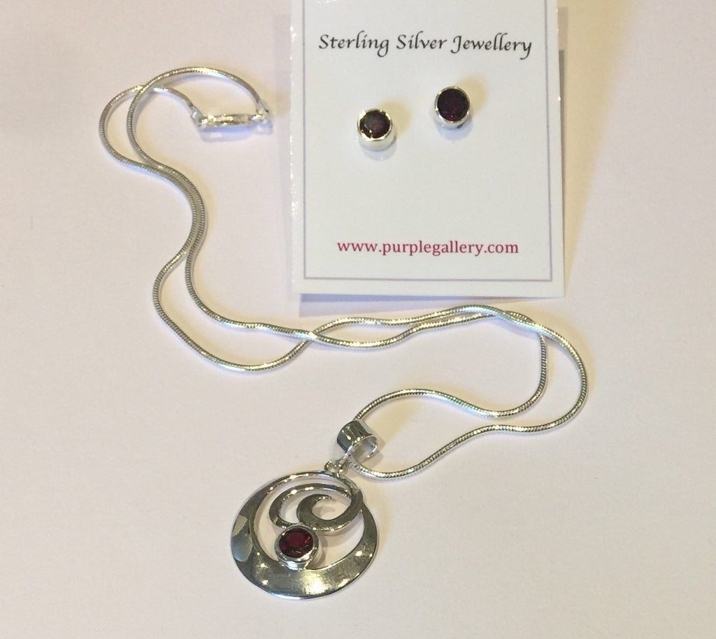 Silver Circular Swirl Pendant Set (Garnet)